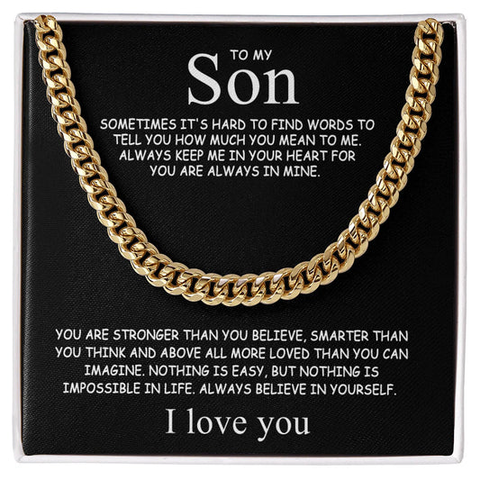 son necklace close up pendant detail